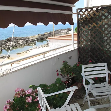 Sul Mare + Terrazzo Con Discesa Su Spiaggia Con Piscine Scogli Naturali * בלבדרה מריטימו